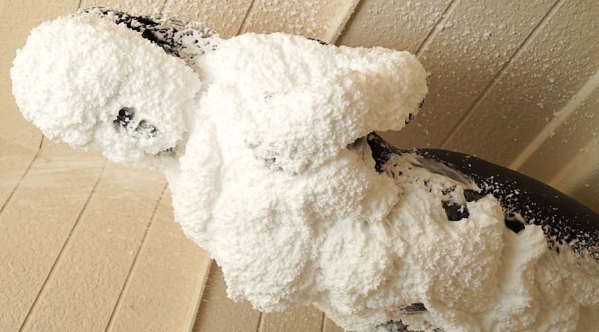 WAM Total contamination in foam bath / 浴室で泡と汚泥に塗れる不可逆的な汚染描写